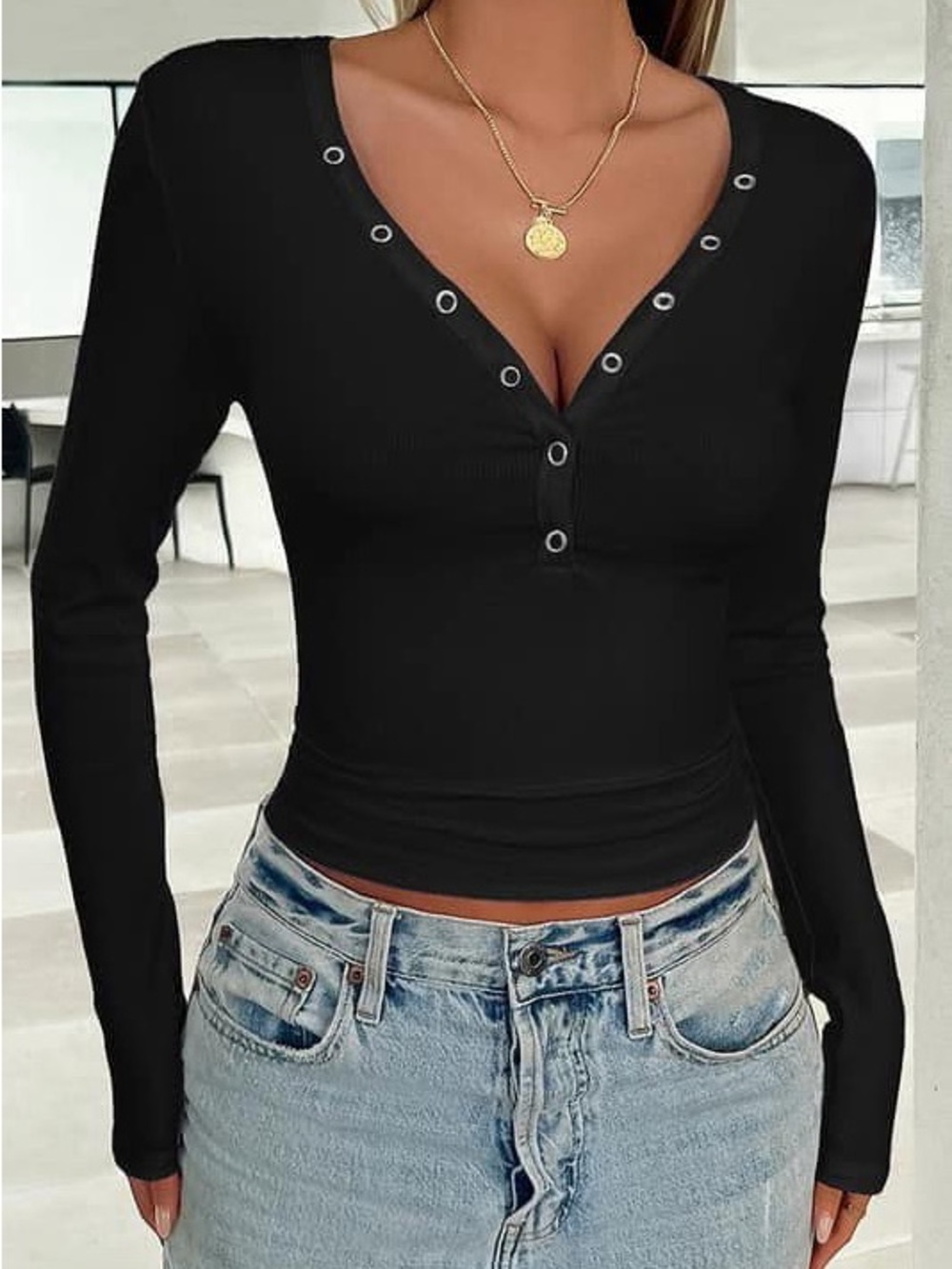 Women’s Black V-Neck Snap-Detail Long Sleeve Top